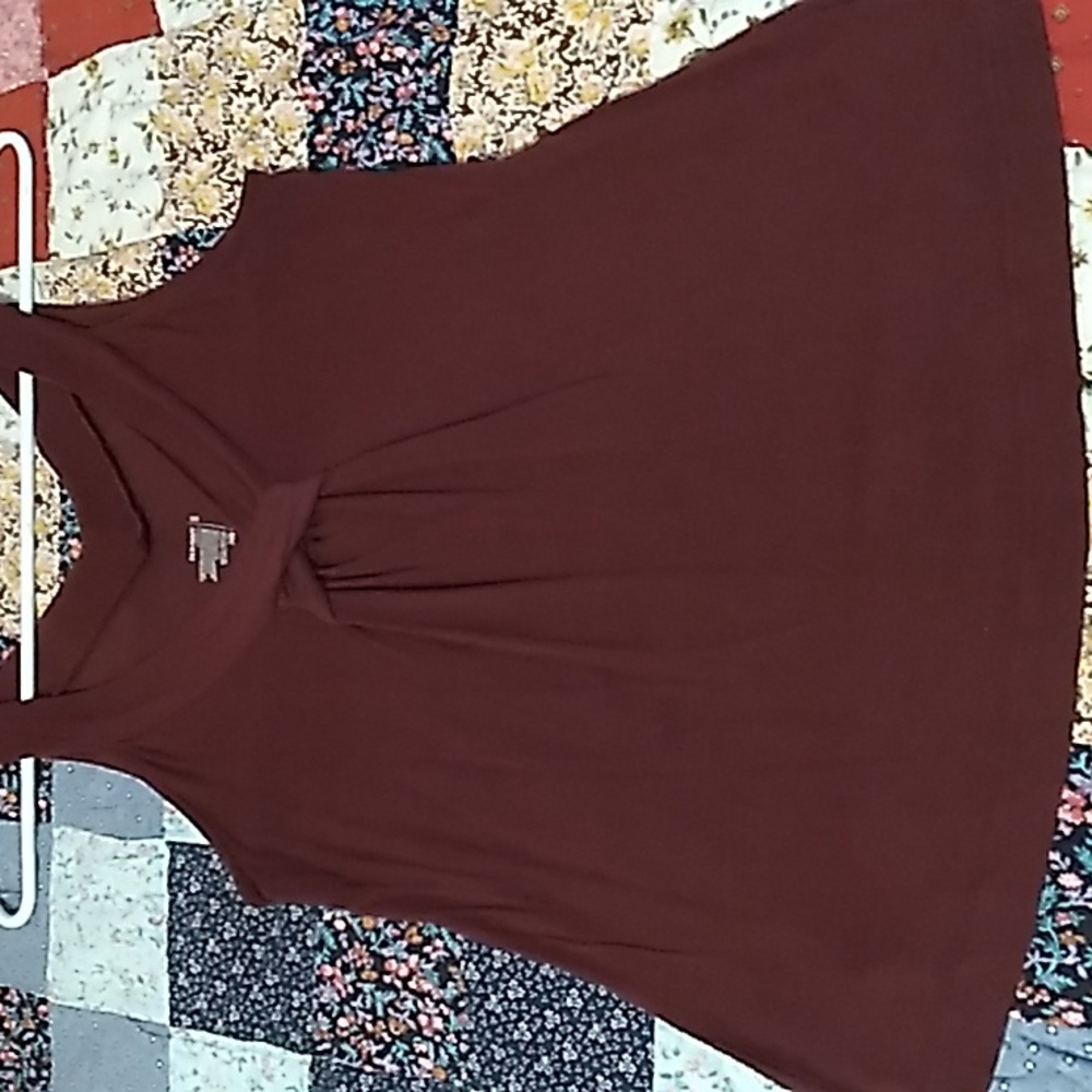 Old Navy Burgundy Detailed V-Neck Tank Top